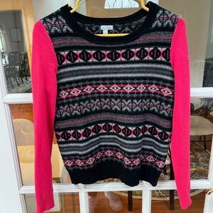 Ladies, long sleeve 100% cashmere sweater size extra small, very soft very warm